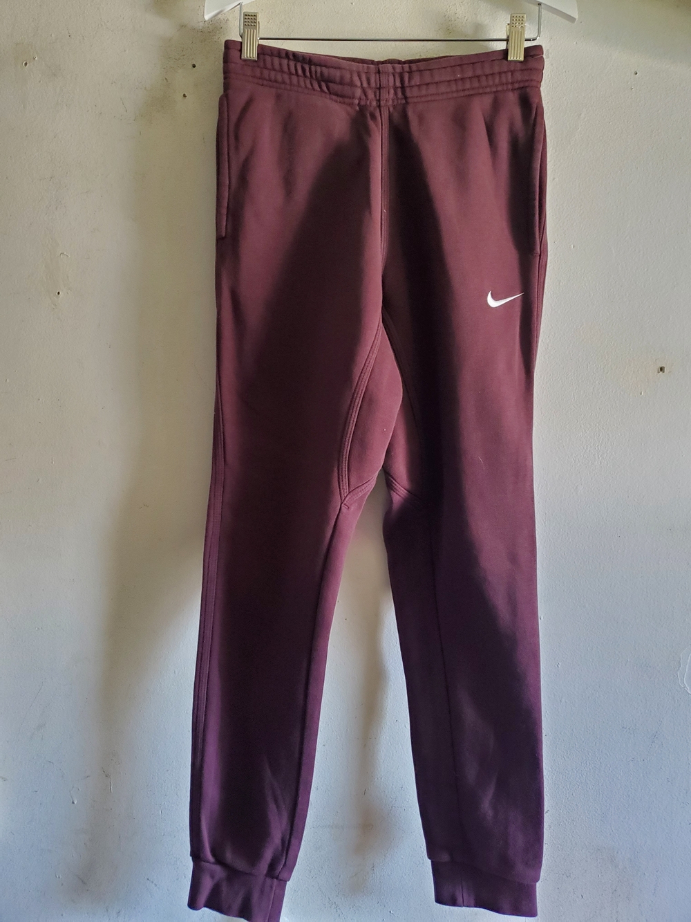 Nike Womens  Maroon Sweatpant  Size  Small.